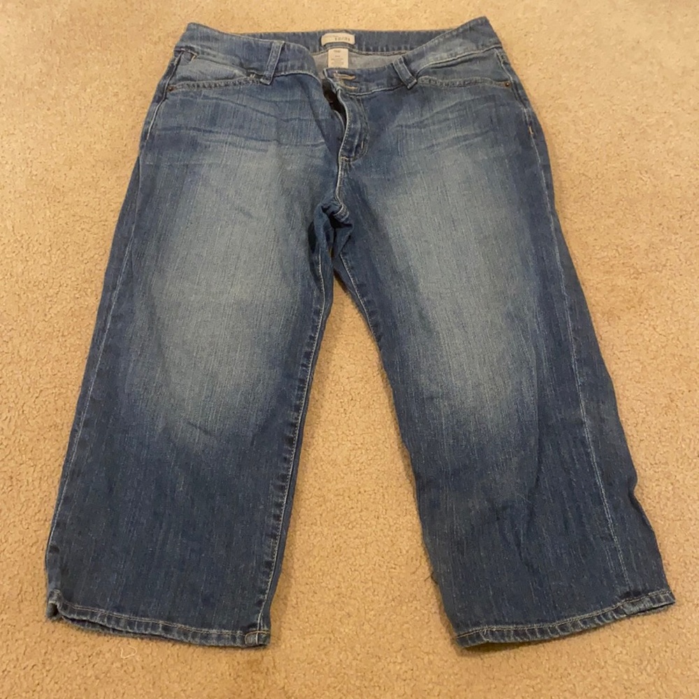 GAP. Women’s Capris. Curvy Flare.